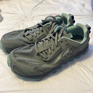 Altra Lone Peak 4.5 Women’s Size 9.5